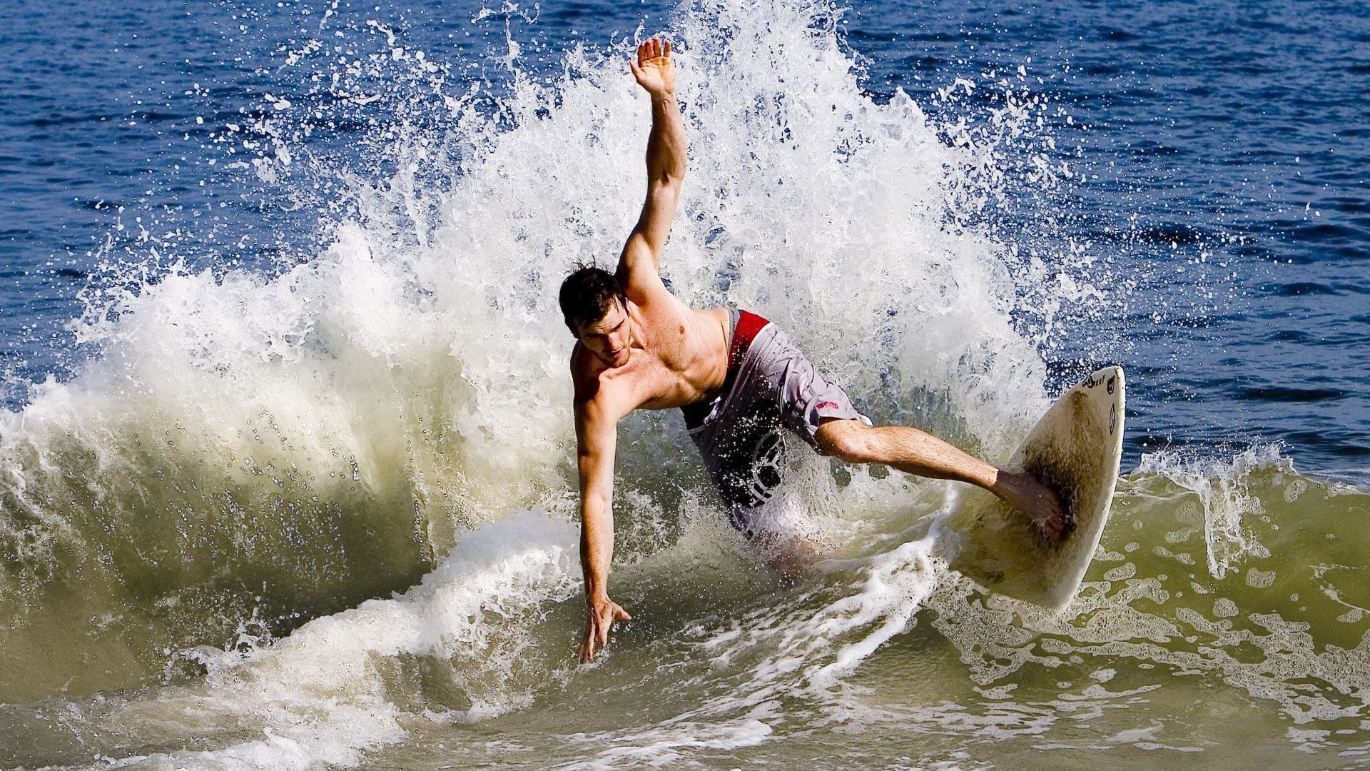 AYX官网-世界杯劲爆瞬间：逆境中逆袭的精彩表现，世界杯决赛逆转